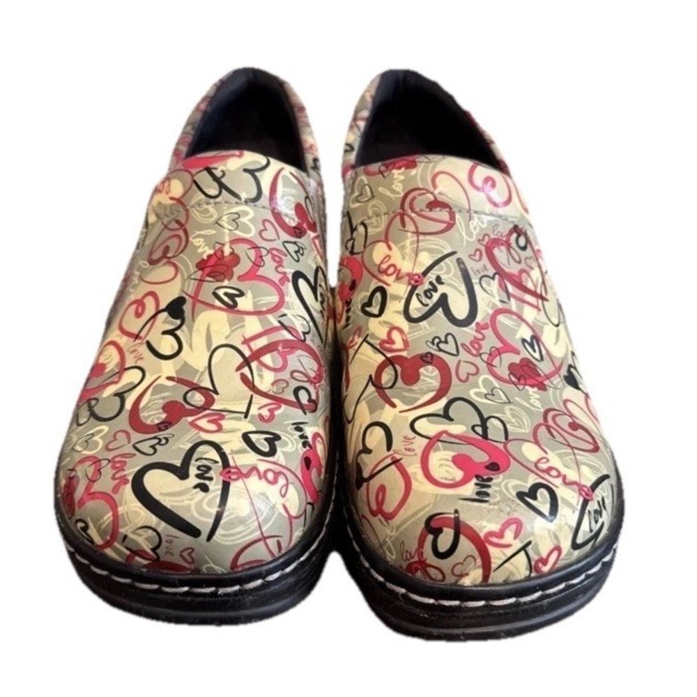 Klogs Women's 9 Professional Slip Resistant Clogs Shoes‎ Hearts Love Multi Color